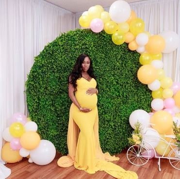 Eliza Reign Seraphin pregnant with Reign Wilburn.